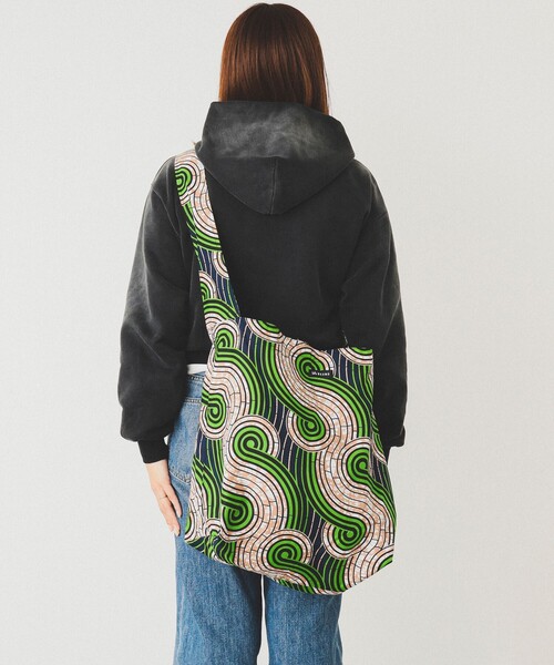 bpr BEAMS（ビーピーアール ビームス ）の「バティック ショルダー エコ バッグ 2025（ショルダーバッグ・レディース・その他4/その他/その他1/その他2/その他3/その他5・ONE SIZE）」の9枚目の写真