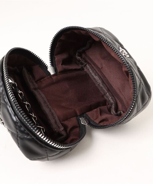 VIBGYOR（ヴィブジョー）の「FReePLACe/キルティングバニティチェーンバッグ X12330（ショルダーバッグ・レディース・ブラック/シルバー/ホワイト・M/S）」の6枚目の写真