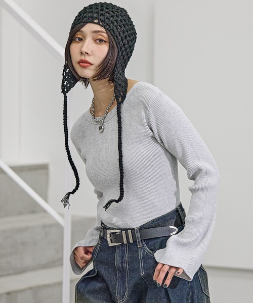 PAGEBOY(ページボーイ)の「【前後着用可能】2WAYレースアップニットプルオーバー(ニット/セーター・レディース・グレー/オフホワイト/ブラック/ブルー・FREE)」の4枚目の写真