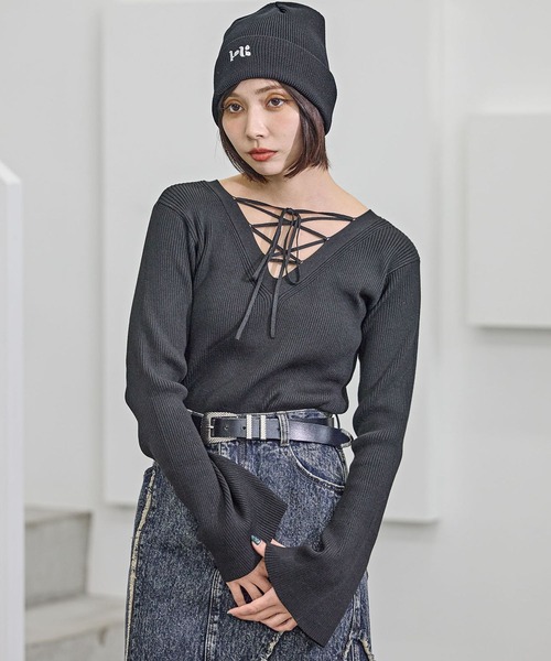 PAGEBOY(ページボーイ)の「【前後着用可能】2WAYレースアップニットプルオーバー(ニット/セーター・レディース・グレー/オフホワイト/ブラック/ブルー・FREE)」の3枚目の写真