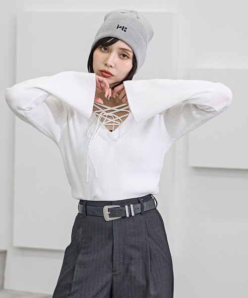 PAGEBOY(ページボーイ)の「【前後着用可能】2WAYレースアップニットプルオーバー(ニット/セーター・レディース・グレー/オフホワイト/ブラック/ブルー・FREE)」の5枚目の写真