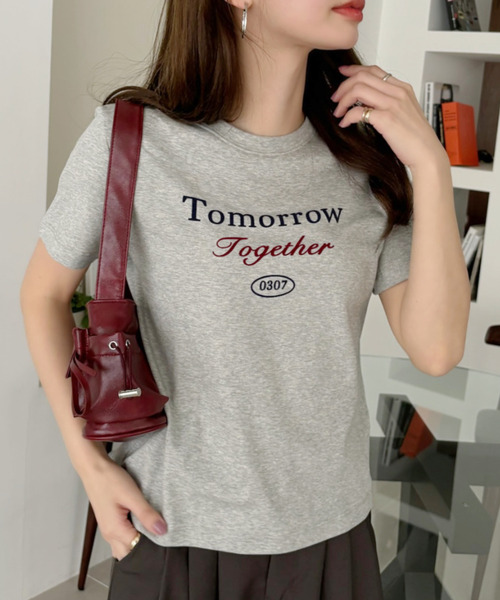 Eclat one(エクラワン)の「【Eclat one】フレンチロゴ 半袖 Tシャツ(Tシャツ/カットソー・レディース・レッド/ホワイト/ネイビー/グレー・FREE)」の1枚目の写真