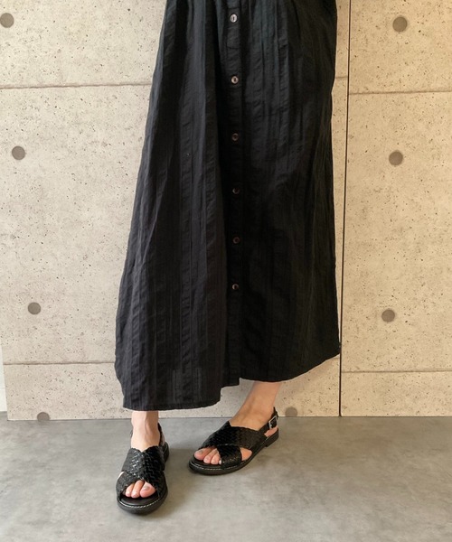 ジェフリーキャンベル　ブラック 厚底サンダル クロスストラップ クロスサンダル ALL BLACK│Jeffrey Campbell OFFICIAL ONLINE