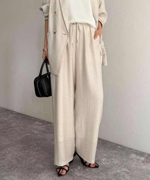 fredy emue（フレディエミュ）の「《セットアップ対応》リネン混スラブツイルイージーパンツ（その他パンツ・レディース・ベージュ/ネイビー・38/36）」の14枚目の写真