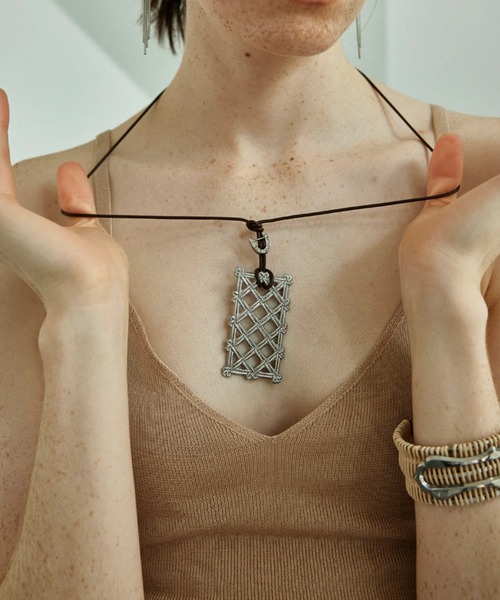 ADER(アデル)の「VINTAGE METAL mesh pendant(ネックレス・レディース・ゴールド・フリー)」の5枚目の写真