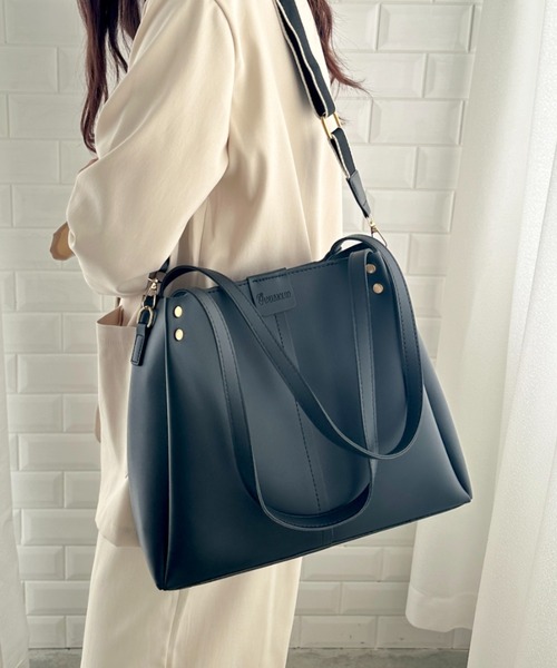 フルラ イタリア製2way A4収納可 斜め掛け可 ショルダーバッグ ネイビー FURLA フルラ ショルダーバッグ 斜め掛け 2WAY セミショルダー