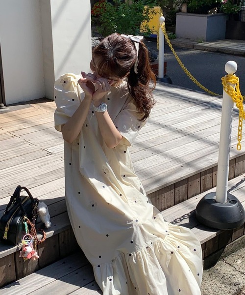 Gs（ジーエス）の「パフスリーブ花柄刺繍ワンピース（ワンピース