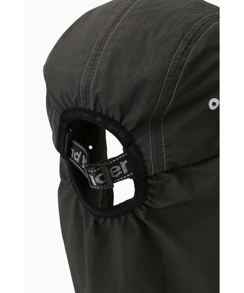 and wander（アンドワンダー）の「BRUSHED NYLON SUNSHADE CAP｜ブラッシュナイロンサンシェードキャップ（キャップ・メンズ・ブルー/チャコール/グレー・FREE）」の6枚目の写真