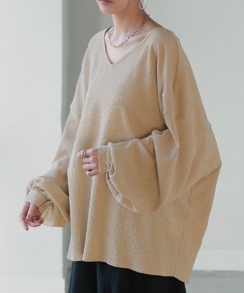 HUG.U（ハグユー）の「シワになりにくい オーバーサイズ 楊柳ブラウス（シャツ/ブラウス・レディース・ブラック/ホワイト/オレンジ/イエロー/グレイッシュベージュ・FREE）」の21枚目の写真