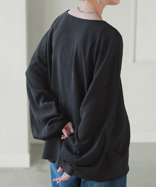 HUG.U（ハグユー）の「シワになりにくい オーバーサイズ 楊柳ブラウス（シャツ/ブラウス・レディース・ブラック/ホワイト/オレンジ/イエロー/グレイッシュベージュ・FREE）」の12枚目の写真