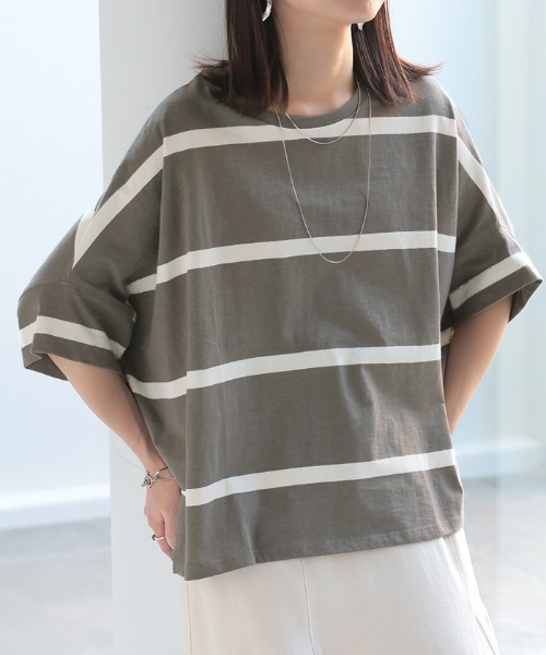HUG.U(ハグユー)の「変形シルエット ボーダーTシャツ(Tシャツ/カットソー・レディース・ホワイト系その他/ブラック/ダークグレー/ホワイト・FREE)」の4枚目の写真