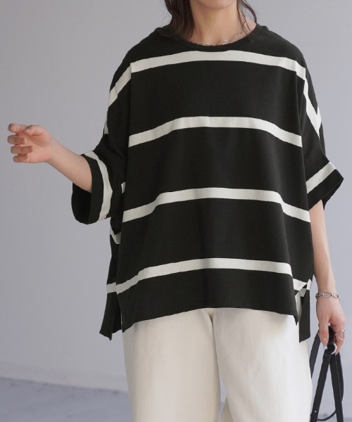 HUG.U(ハグユー)の「変形シルエット ボーダーTシャツ(Tシャツ/カットソー・レディース・ホワイト系その他/ブラック/ダークグレー/ホワイト・FREE)」の3枚目の写真