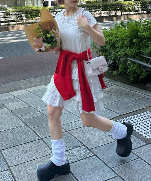 Alley Tokyo（アリートーキョー）の「フリフリのキャミワンピ（ワンピース・レディース・オフホワイト/チャコール・FREE）」の4枚目の写真