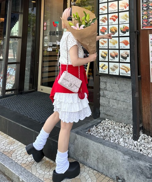 Alley Tokyo（アリートーキョー）の「フリフリのキャミワンピ（ワンピース・レディース・オフホワイト/チャコール・FREE）」の6枚目の写真