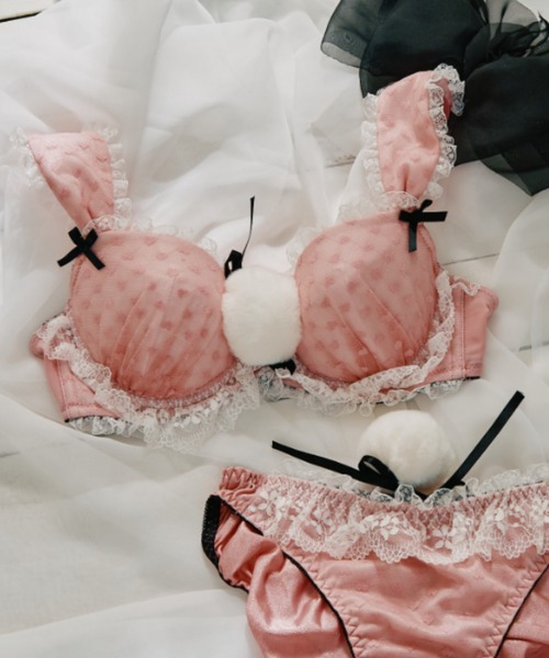 セブンイレブン 冬ギフト カタログ セール】プリティバニーガールブラジャー＆ショーツセット（ブラ その他