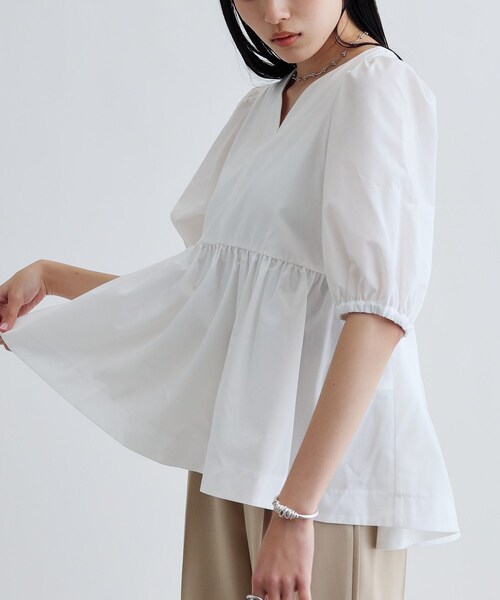 GALLEST（ギャレスト）の「ハートネックペプラムカットソー（Tシャツ/カットソー・レディース・ホワイト/ブラック/ライトブルー・38）」の17枚目の写真