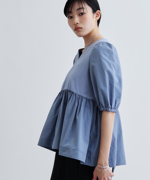 GALLEST（ギャレスト）の「ハートネックペプラムカットソー（Tシャツ/カットソー・レディース・ホワイト/ブラック/ライトブルー・38）」の4枚目の写真