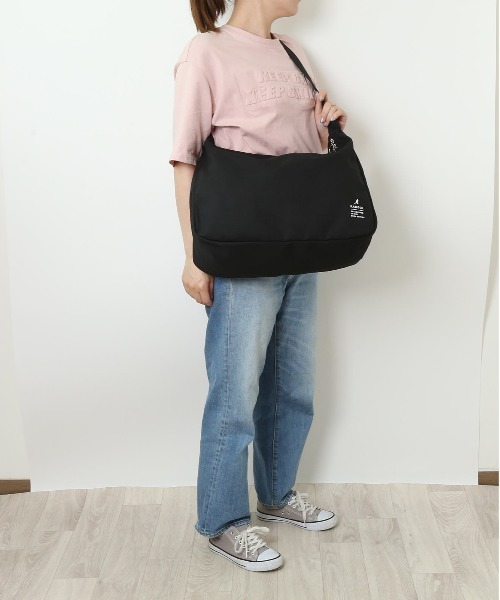 KANGOL（カンゴール）の「KANGOL KGC-1 ショルダーバッグ（ショルダーバッグ・レディース・ブラック/ベージュ・FREE）」の4枚目の写真