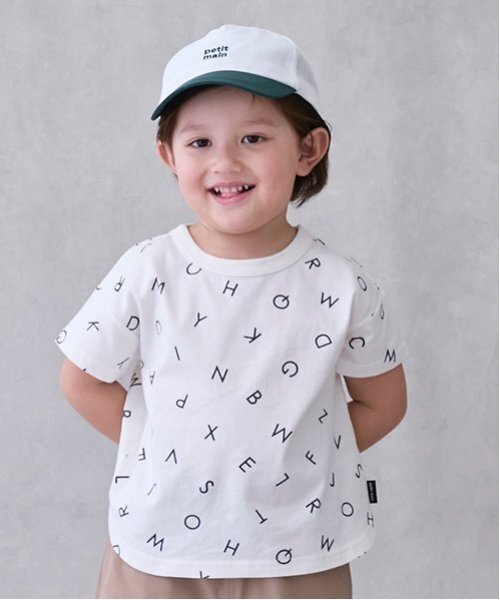 petit main(プティマイン)の「【GOODPRICE冷感】総柄半袖Tシャツ(Tシャツ/カットソー・キッズ・オフホワイト/チャコール/オレンジ/ベージュ・90cm/120cm/80cm/130cm/100cm/110cm)」の1枚目の写真