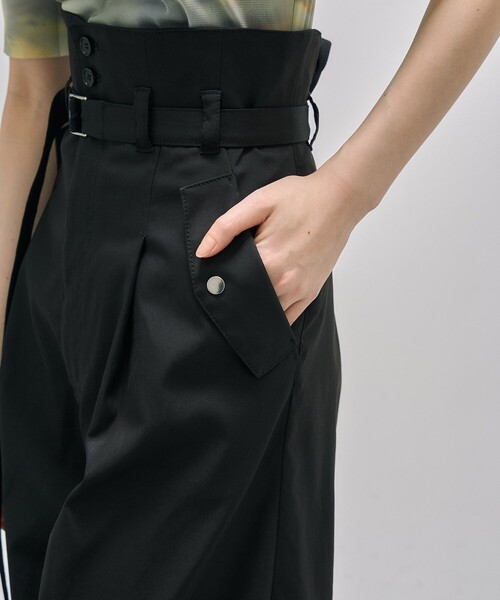 UNITED TOKYO（ユナイテッドトウキョウ）の「ニーコンバージョンパンツ｜ウォッシャブル/ストレッチ/UVカット/撥水/春服（その他パンツ・レディース・アイボリー/ブラック・1/2）」の14枚目の写真