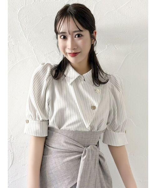 【美品】dazzlinマルチボタンデザインブラウス dazzlin（ダズリン）の「マルチボタンデザインブラウス（シャツ