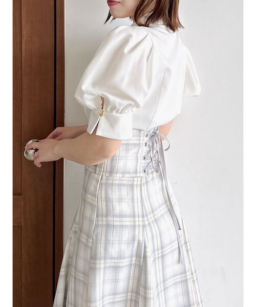 美品✨ dazzlin マルチボタンデザインブラウス dazzlin（ダズリン）の「マルチボタンデザインブラウス（シャツ