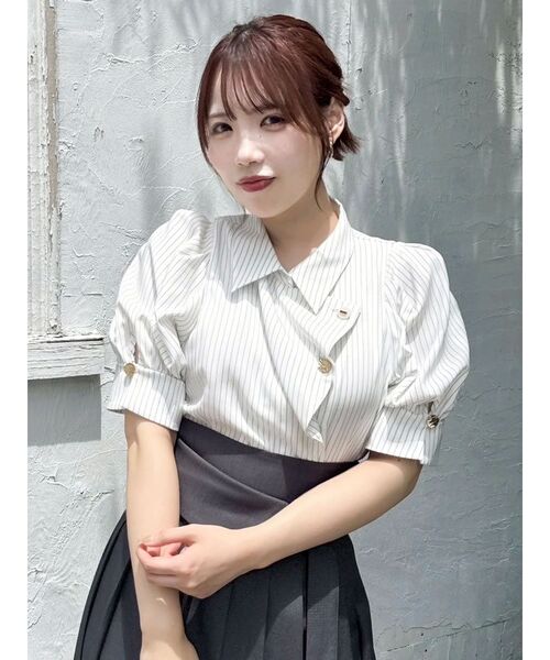 【美品】dazzlinマルチボタンデザインブラウス マルチボタンデザインブラウス(シャツ/ブラウス)|dazzlin