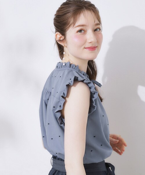 couture brooch（クチュールブローチ）の「【マシンウォッシャブル】ドット刺繍リボンデザインブラウス（シャツ/ブラウス・レディース・ブルー系5/ブラック系・38/36/42/40）」の7枚目の写真