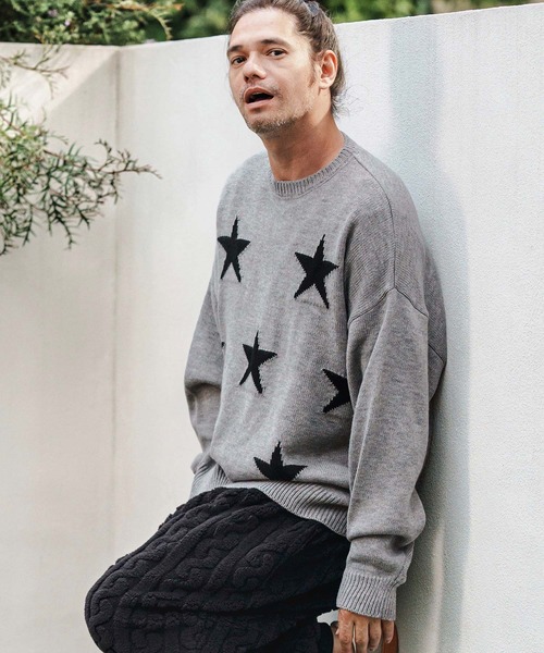 CAMBIO(カンビオ)の「mn3136- Mid Guge Star Pattern Jacquard Knit Pullover スター柄セーター(ニット/セーター・メンズ・チャコールグレー/アイボリー/ブラック/ミックスグレー・S/M/L)」の4枚目の写真