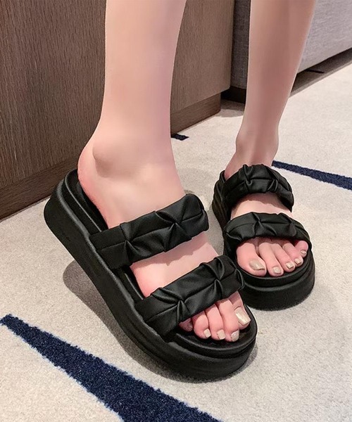 aimoha(アイモハ)の「ギャザー厚底サンダル (SS)(サンダル・レディース・ブラック/オフホワイト・23.5cm/24.5cm/23.0cm/24.0cm/25.0cm)」の1枚目の写真