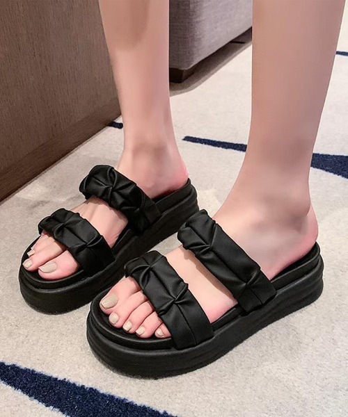 aimoha(アイモハ)の「ギャザー厚底サンダル (SS)(サンダル・レディース・ブラック/オフホワイト・23.5cm/24.5cm/23.0cm/24.0cm/25.0cm)」の5枚目の写真