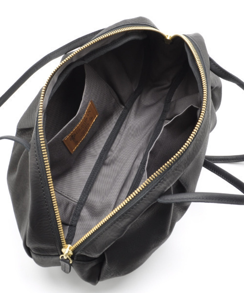 CLEDRAN(クレドラン)の「【本革 軽量】CL3848 GALE TUCK BOSTON 手提げ(ボストンバッグ・レディース・ブラック/グレー/ブラウン・FREE)」の10枚目の写真