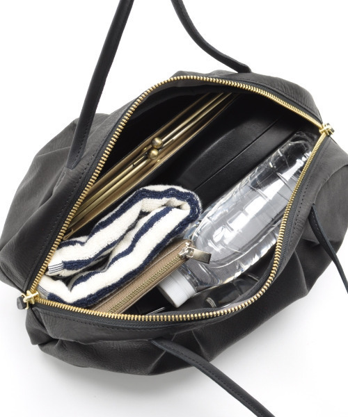 CLEDRAN(クレドラン)の「【本革 軽量】CL3848 GALE TUCK BOSTON 手提げ(ボストンバッグ・レディース・ブラック/グレー/ブラウン・FREE)」の11枚目の写真