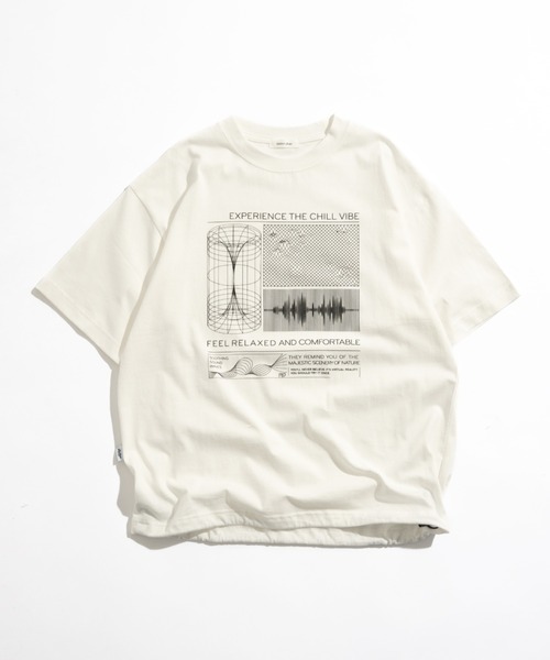 Adoon plain（アドーンプレーン）の「Geometric Skyline Drawcord T-Shirt / ジオメトリック＆スカイラインドローコードTシャツ（Tシャツ/カットソー・メンズ・レッド/オフホワイト/ネイビー/ブラウン/ブラック/ホワイト系その他/ブラック系その他・MEDIUM/LARGE）」の2枚目の写真