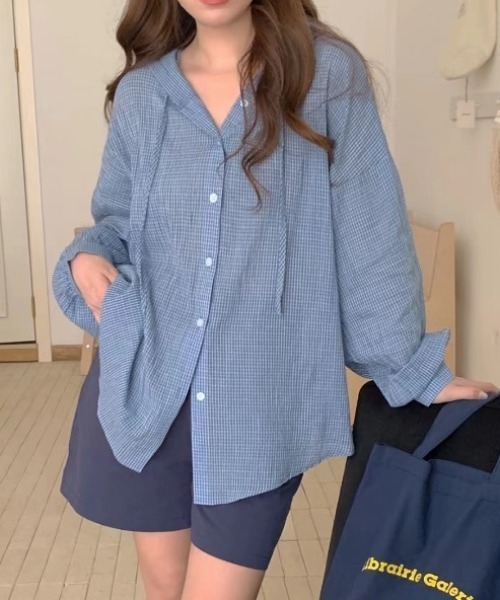 yuue' ( wear )（ユーイ）の「オーバーサイズフード付きチェックシャツ（シャツ/ブラウス・レディース・ブラック/ホワイト/ブルー・FREE）」の3枚目の写真