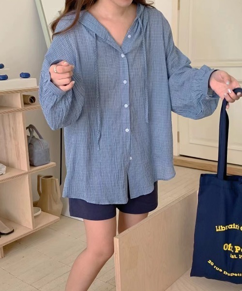 yuue' ( wear )（ユーイ）の「オーバーサイズフード付きチェックシャツ（シャツ/ブラウス・レディース・ブラック/ホワイト/ブルー・FREE）」の16枚目の写真