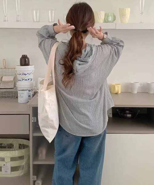 yuue' ( wear )（ユーイ）の「オーバーサイズフード付きチェックシャツ（シャツ/ブラウス・レディース・ブラック/ホワイト/ブルー・FREE）」の6枚目の写真