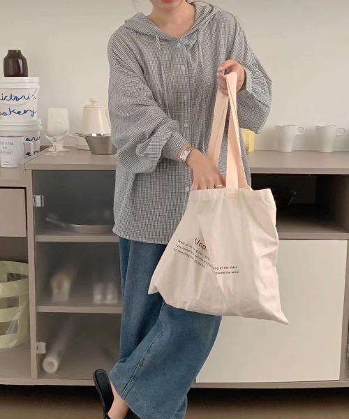 yuue' ( wear )（ユーイ）の「オーバーサイズフード付きチェックシャツ（シャツ/ブラウス・レディース・ブラック/ホワイト/ブルー・FREE）」の4枚目の写真