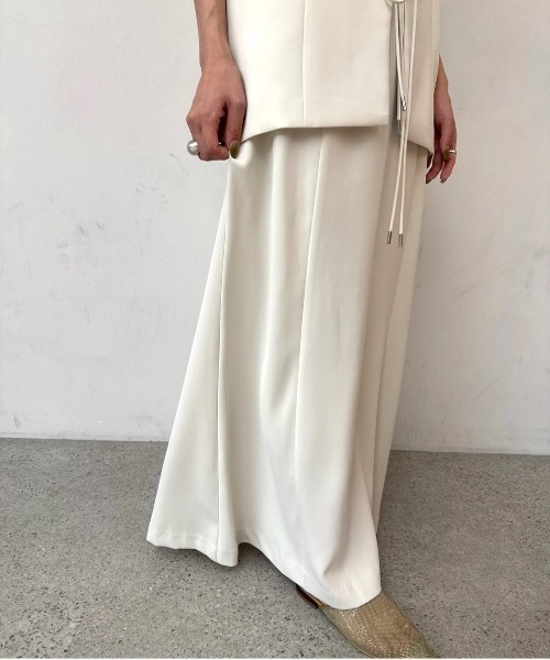 Ameri(アメリ)の「CORD VEST SET MERMAID DRESS(ドレス・レディース・ブラック/ライトブルー/アイボリー・SMALL/MEDIUM)」の7枚目の写真