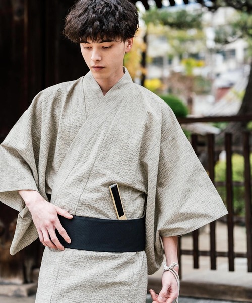Rocky Monroe（ロッキーモンロー）の「しじら織り帯付き浴衣 扇子 下駄 巾着 5点セット　無地/ストライプ（浴衣・メンズ・ネイビー/ブラック系1/ホワイト・XL/M/L）」の5枚目の写真