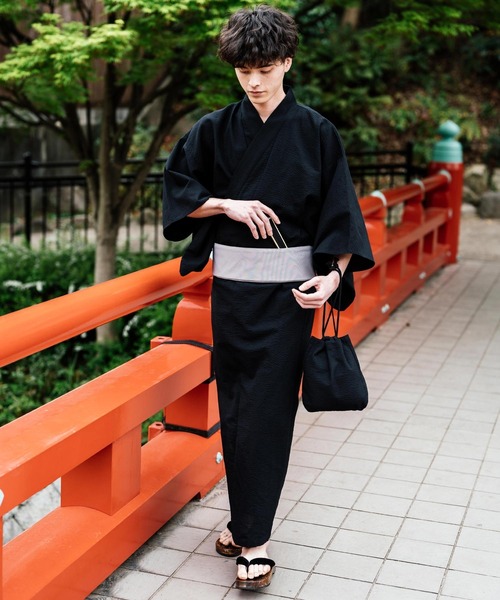 Rocky Monroe（ロッキーモンロー）の「しじら織り帯付き浴衣 扇子 下駄 巾着 5点セット　無地/ストライプ（浴衣・メンズ・ネイビー/ブラック系1/ホワイト・XL/M/L）」の14枚目の写真