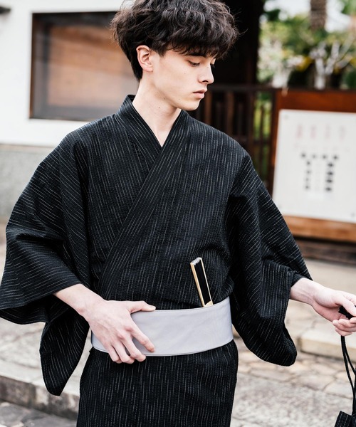 Rocky Monroe（ロッキーモンロー）の「しじら織り帯付き浴衣 扇子 下駄 巾着 5点セット　無地/ストライプ（浴衣・メンズ・ネイビー/ブラック系1/ホワイト・XL/M/L）」の16枚目の写真