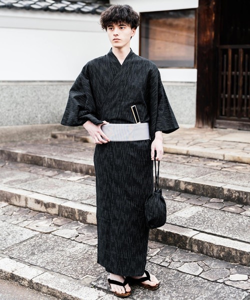 Rocky Monroe（ロッキーモンロー）の「しじら織り帯付き浴衣 扇子 下駄 巾着 5点セット　無地/ストライプ（浴衣・メンズ・ネイビー/ブラック系1/ホワイト・XL/M/L）」の19枚目の写真