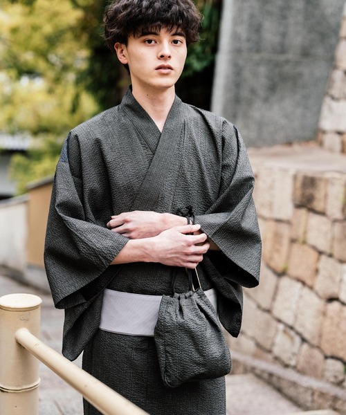 Rocky Monroe（ロッキーモンロー）の「しじら織り帯付き浴衣 扇子 下駄 巾着 5点セット　無地/ストライプ（浴衣・メンズ・ネイビー/ブラック系1/ホワイト・XL/M/L）」の22枚目の写真