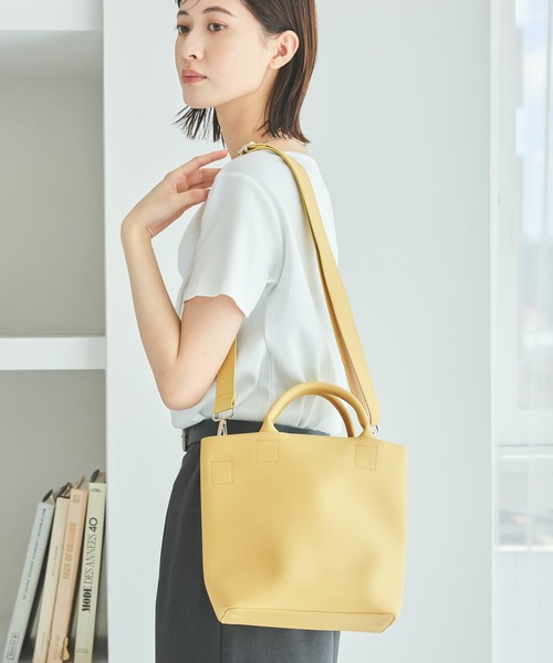 LAKOLE（ラコレ）の「2WAYハンドルミニショルダーバッグ / 577424（ショルダーバッグ・レディース・モカ/イエロー/ブラック/ブルー・FREE）」の4枚目の写真