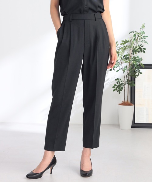 GALLORIA（ギャローリア）の「セットアップで着られる　タックテーパードパンツ（その他パンツ・レディース・モカ/チャコール・S/M/L/LL）」の2枚目の写真