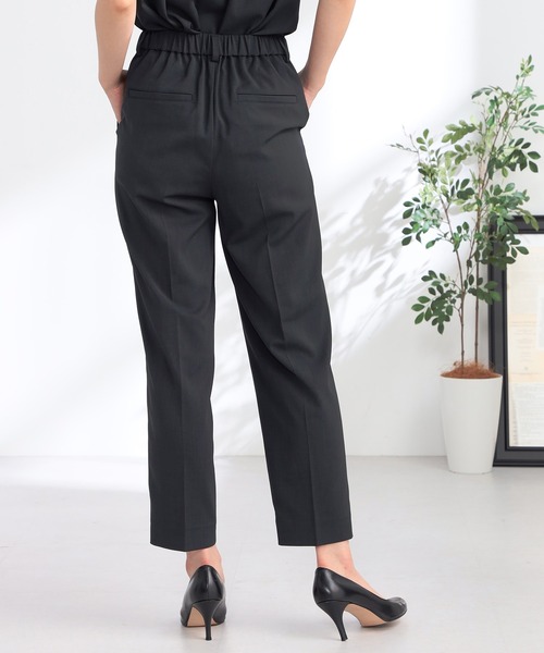 GALLORIA（ギャローリア）の「セットアップで着られる　タックテーパードパンツ（その他パンツ・レディース・モカ/チャコール・S/M/L/LL）」の10枚目の写真
