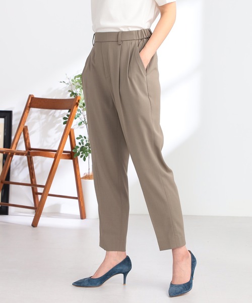 GALLORIA（ギャローリア）の「セットアップで着られる　タックテーパードパンツ（その他パンツ・レディース・モカ/チャコール・S/M/L/LL）」の5枚目の写真