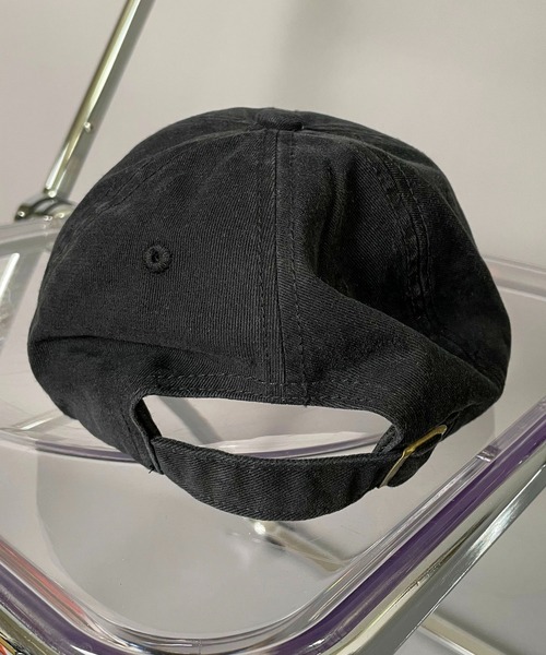 SPINNS(スピンズ)の「ダメージ加工コットンキャップ/ロゴ(キャップ・メンズ・グレー/ブラック・ONESIZE)」の4枚目の写真