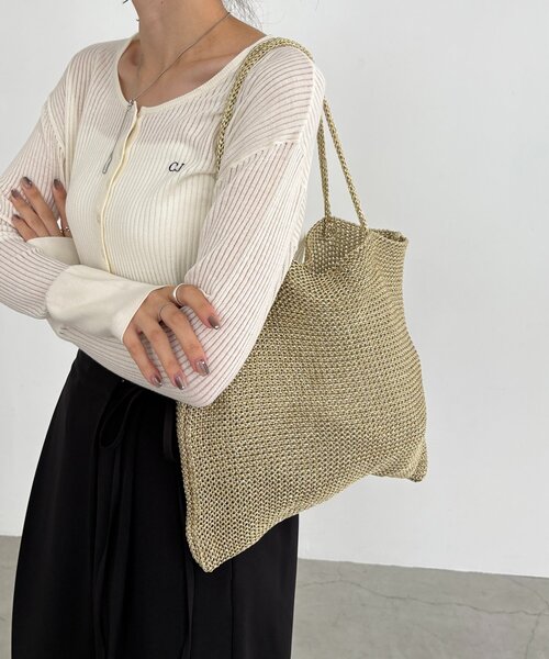 CAPRICIEUX LE'MAGE(カプリシューレマージュ)の「【PC/A4サイズ収納可】ラメトートバッグ(ショルダーバッグ・レディース・チャコールグレー/シルバー/ゴールド・FREE)」の3枚目の写真